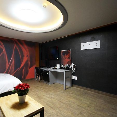 Business Hotel Busan Station Экстерьер фото