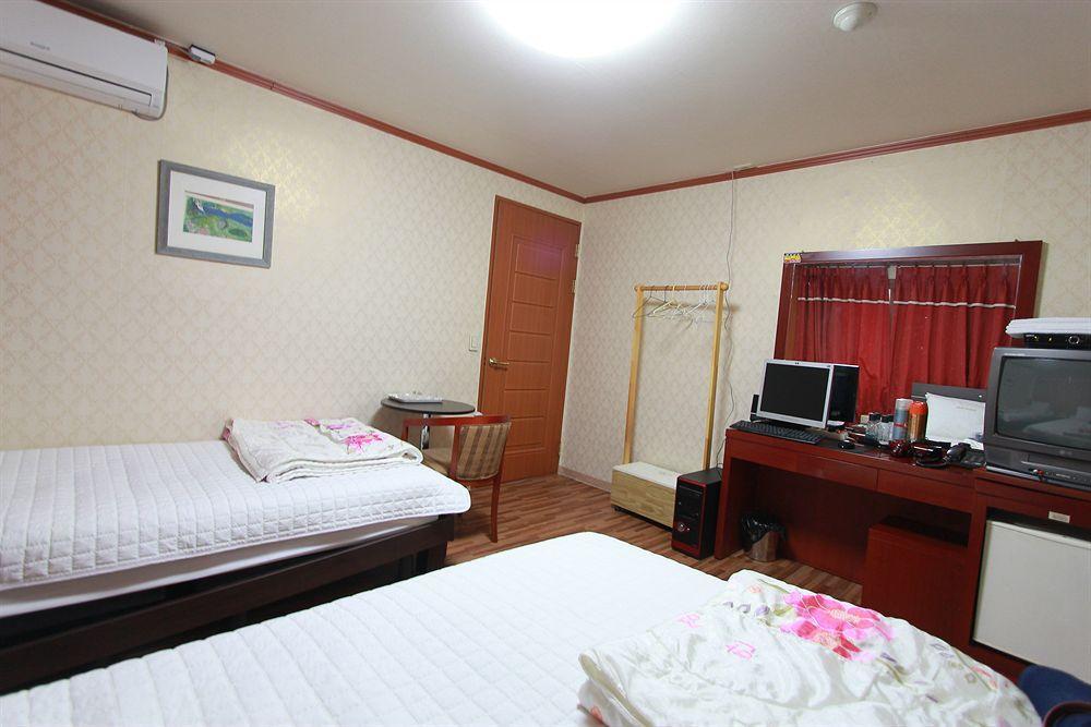 Business Hotel Busan Station Экстерьер фото