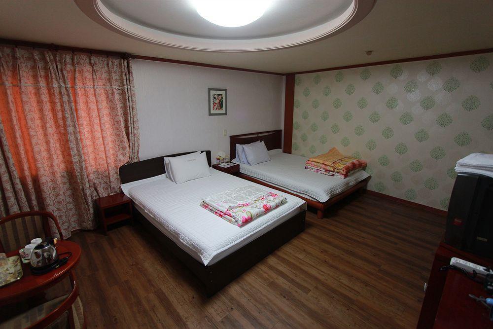 Business Hotel Busan Station Экстерьер фото