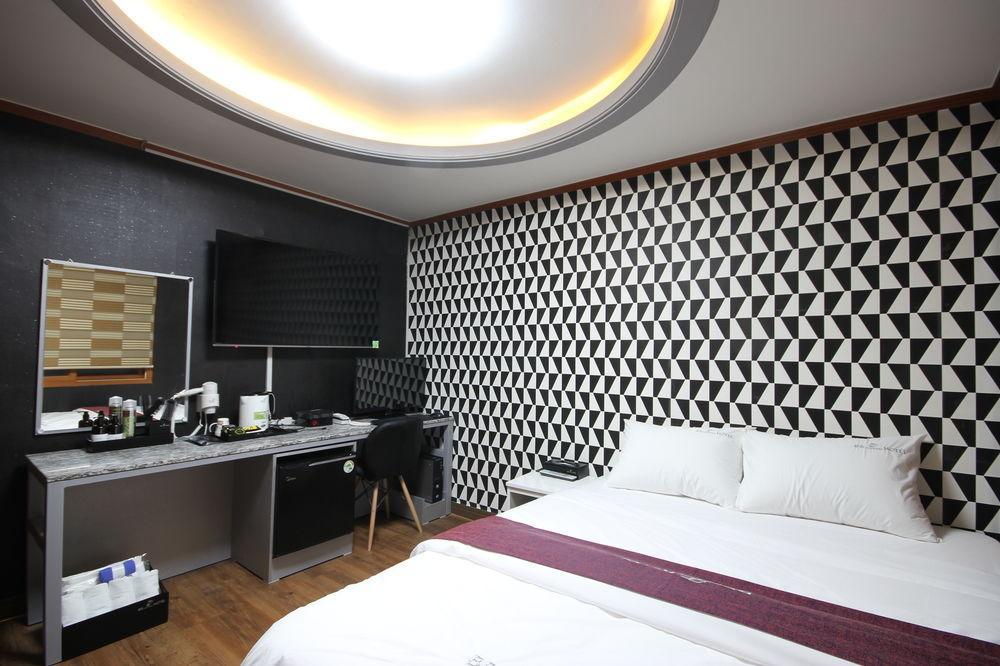 Business Hotel Busan Station Экстерьер фото