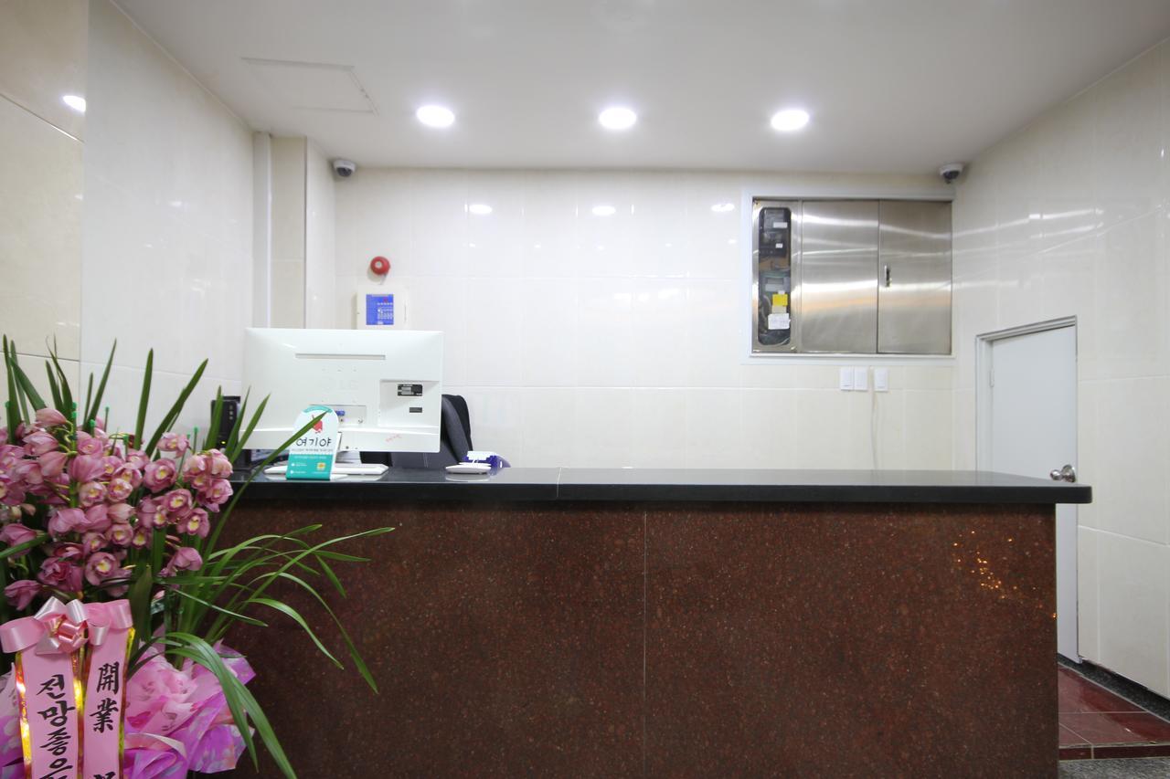 Business Hotel Busan Station Экстерьер фото