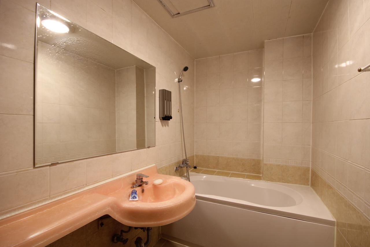 Business Hotel Busan Station Экстерьер фото