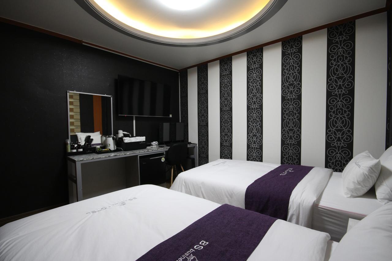 Business Hotel Busan Station Экстерьер фото