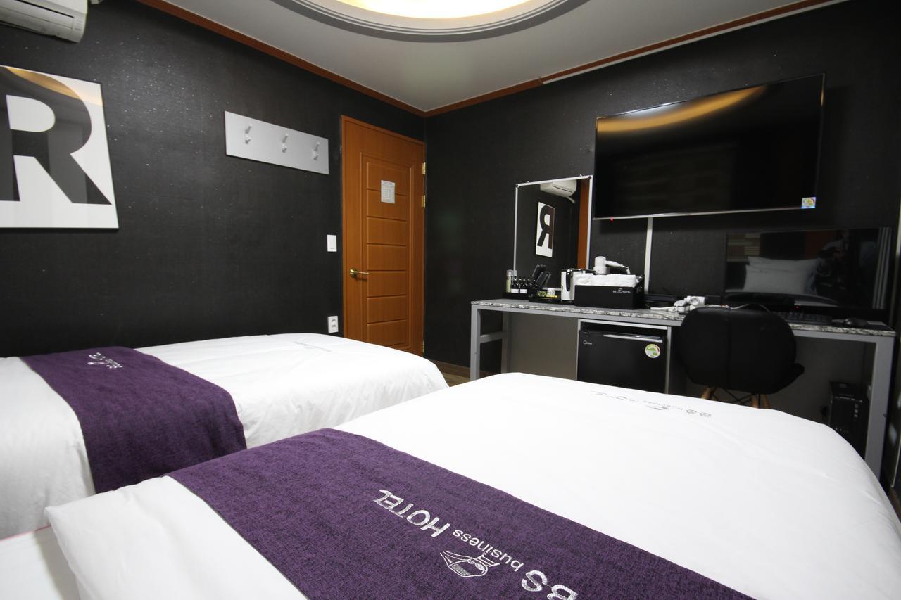 Business Hotel Busan Station Экстерьер фото